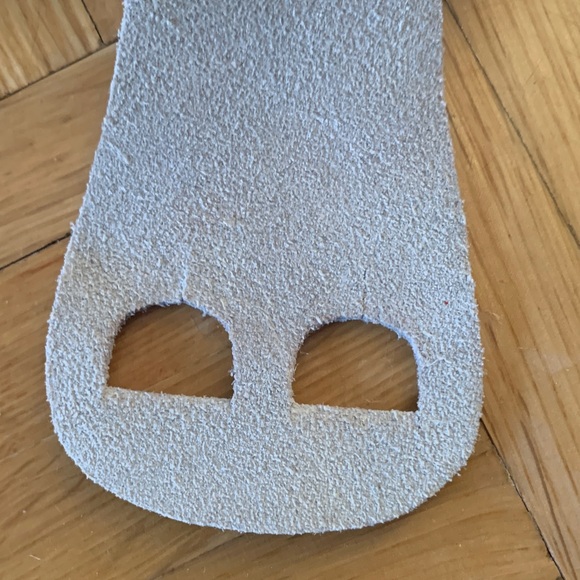 Kids Gymnastics Grips - Adjustable Velcro Wristband - Suede Hand Grip - Picture 7 of 9